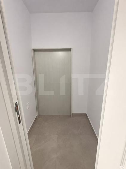 Apartament cu 3 camere semidecomandat, mobilat în Florești