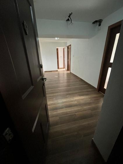 Apartament cu 3 camere decomandat în Berzasca