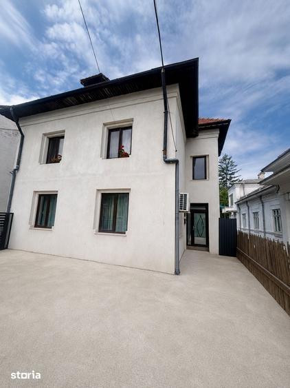 Casă cu 2 camere cu Teren 400 Mp în Central