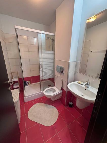 Apartament cu 3 camere decomandat în Băneasa