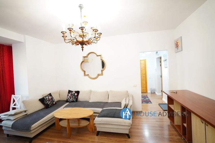 Apartament cu 3 camere, mobilat în Romană
