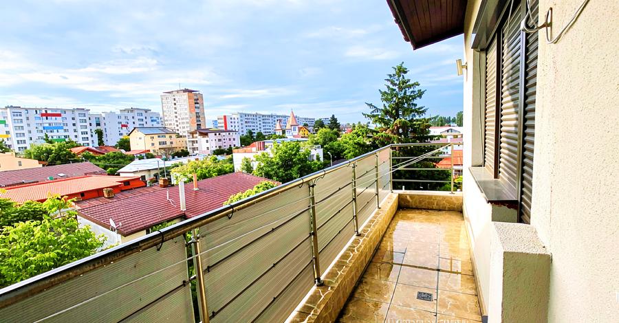 Apartament cu 2 camere decomandat în 1 Mai