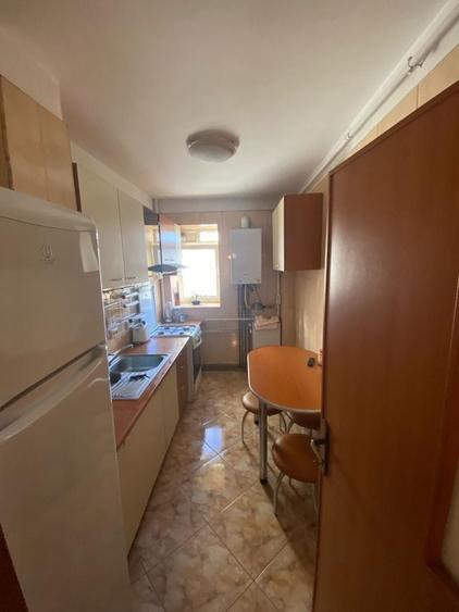 Apartament cu 3 camere decomandat în Colentina