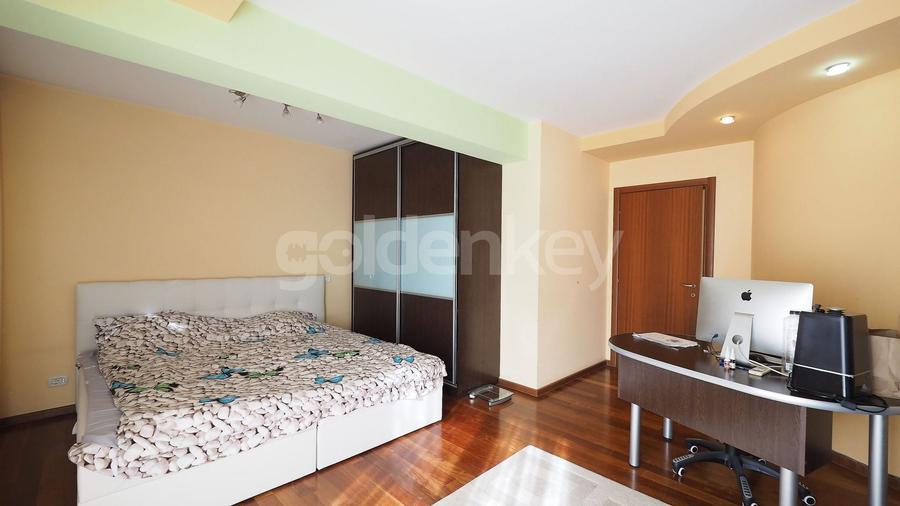 Vila cu 9 camere, 5 bai | D+P+1+M | 416mp teren - 14