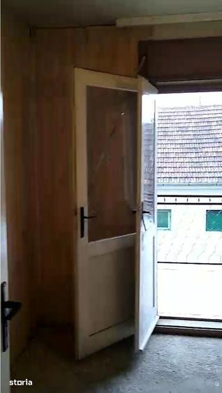 Casă cu 6 camere cu Teren 844 Mp în Central