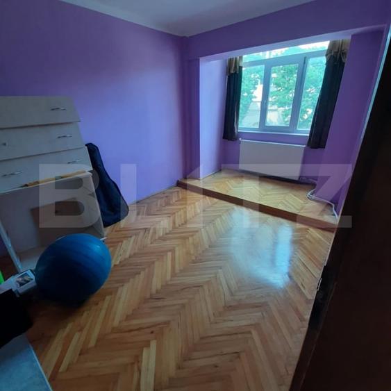 Apartament cu 3 camere decomandat, mobilat în Micro 16
