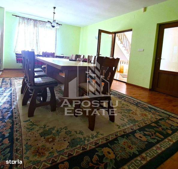 Casă cu 4 camere în Vladimirescu