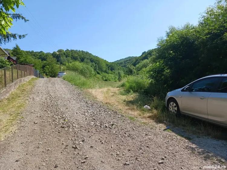 Teren de 8600 mp, în Țărățel
