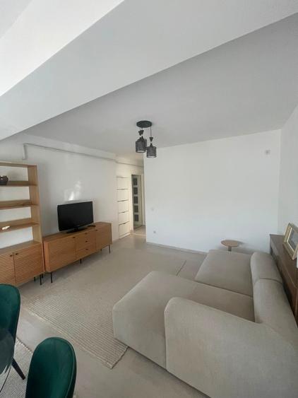 Apartament cu 2 camere semidecomandat în Aeroport