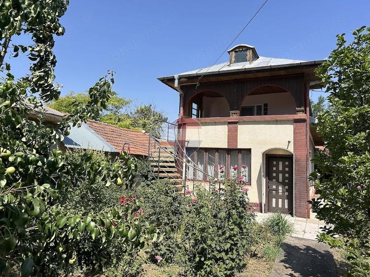 Casă cu 1 camere cu Teren 1129 Mp în Cunești