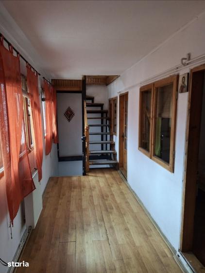 Casă cu 4 camere cu Teren 124 Mp în Rucăr