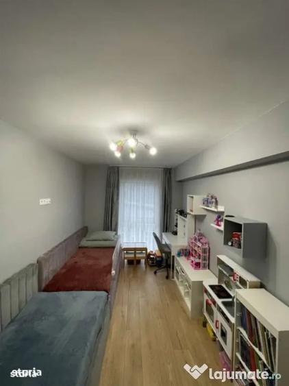 Apartament cu 3 camere semidecomandat în Central
