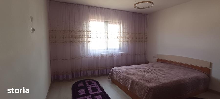 Casă cu 4 camere cu Teren 333 Mp în Șimnicu de Sus