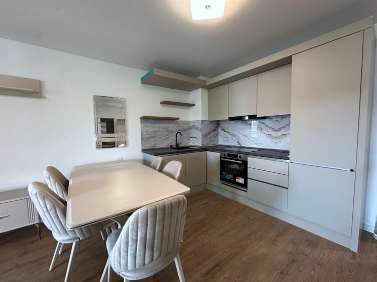 Apartament cu 3 camere semidecomandat în Zorilor