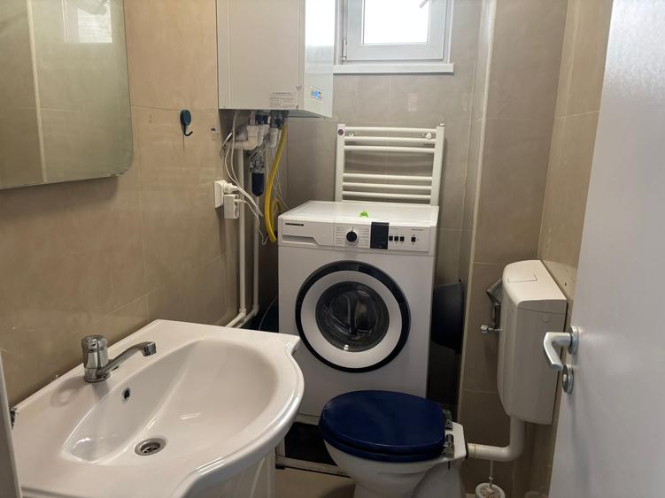 Apartament cu 3 camere decomandat, mobilat în Oancea