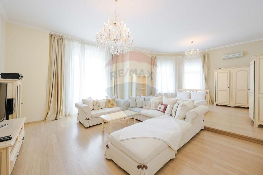 Apartament cu 2 camere decomandat, mobilat în Ultracentral