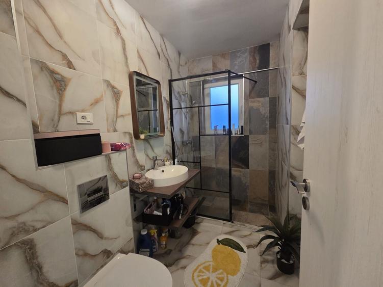 Apartament cu 2 camere, mobilat în Metalurgiei