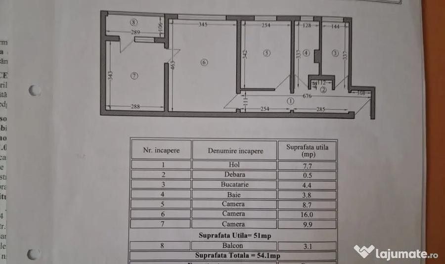 Apartament cu 3 camere semidecomandat în Km 4