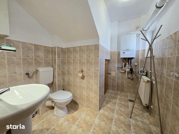 Casă cu 3 camere cu Teren 200 Mp în Central