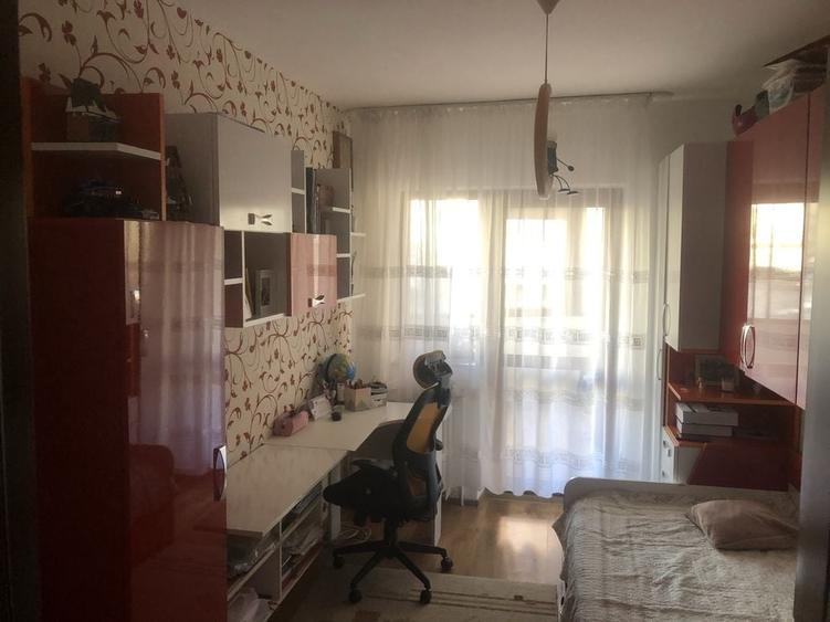 Inchiriez apartament cu 3 camere in pacurari - 3