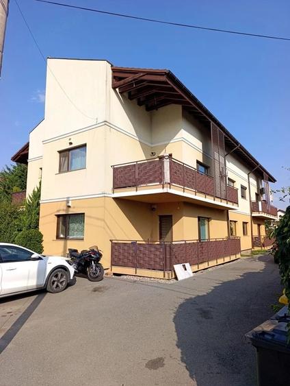 Apartament cu 3 camere decomandat în Dumbrăvița