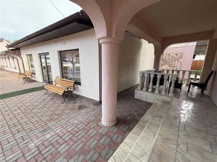 Spațiu comercial, de 1,300 mp, în Ghimeș-Făget