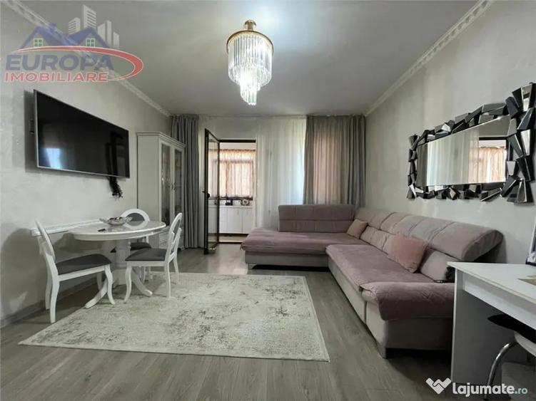 Apartament cu 2 camere decomandat în C5