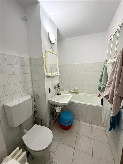 Garsonieră decomandată în Rogerius