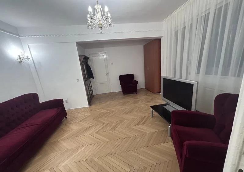Apartament cu 2 camere semidecomandat, mobilat în Floreasca