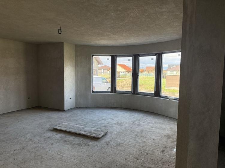 Casă cu 4 camere în Central