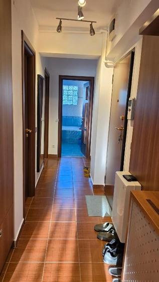Apartament cu 3 camere decomandat în Băneasa