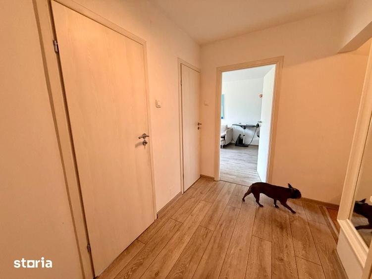 Apartament cu 4 camere decomandat în Drumul Taberei