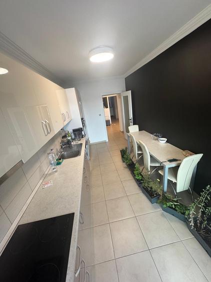 Apartament cu 3 camere decomandat în Floreasca