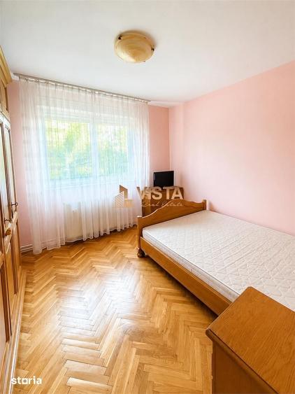 Apartament cu 3 camere semidecomandat în Astra