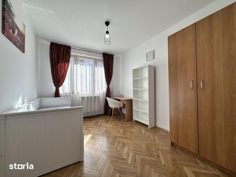 Apartament cu 3 camere decomandat în Gruia