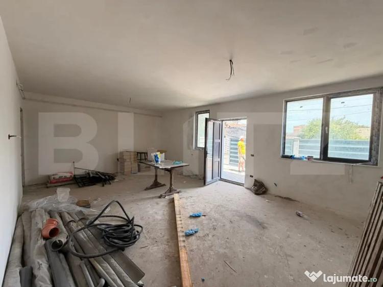 Apartament cu 4 camere decomandat în Central