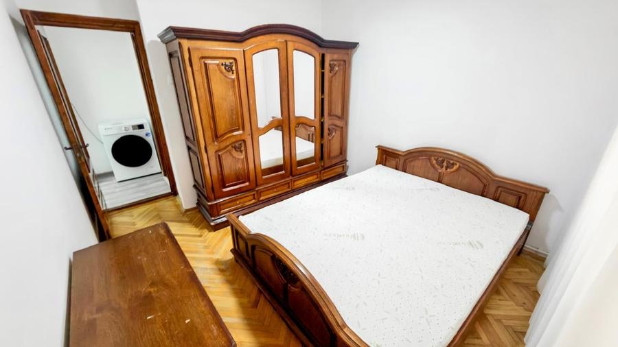 Apartament cu 2 camere decomandat în Micro 20