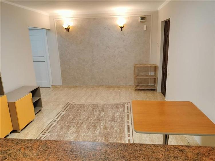 Apartament cu 2 camere semidecomandat, mobilat în Zorilor