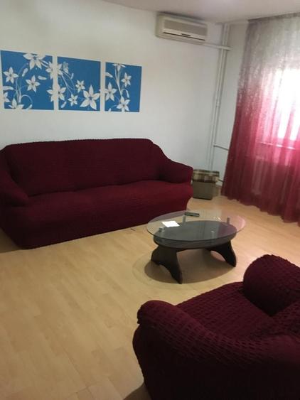 Apartament cu 3 camere decomandat în Nerva Traian