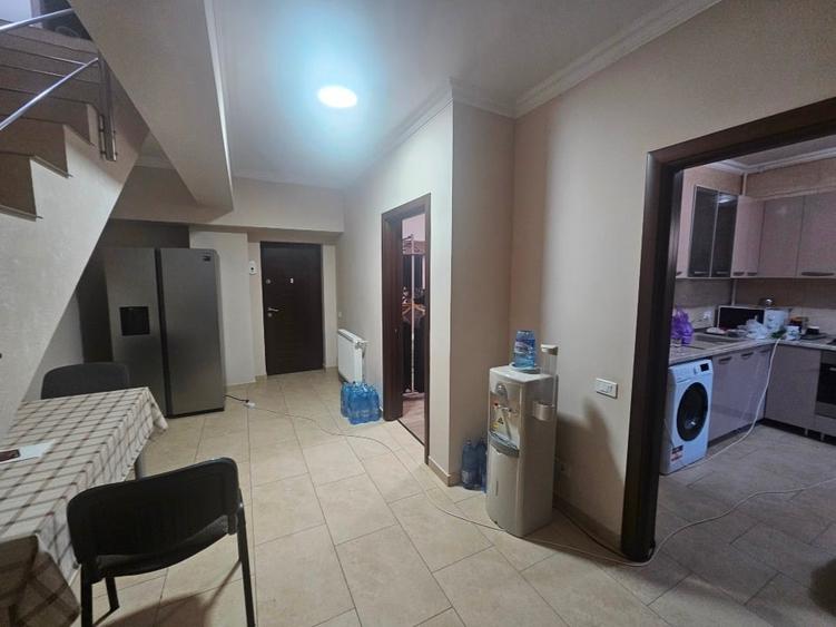 Apartament cu 4 camere decomandat, mobilat în Dămăroaia