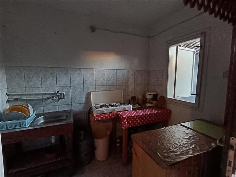 Casă individuală cu 9 camere cu Canalizare în Praid