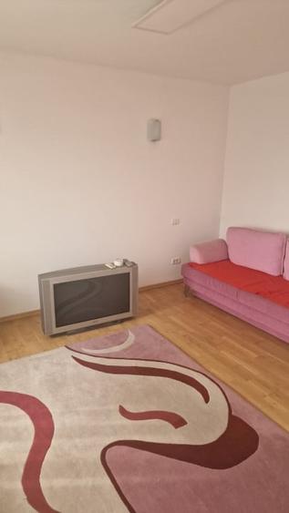 Casă individuală cu 5 camere cu Canalizare în Roșu
