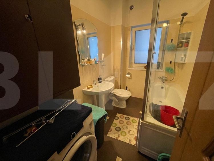 Apartament cu 3 camere semidecomandat, mobilat în Europa