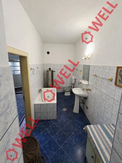 Casă cu 5 camere cu Teren 892 Mp în Aita Medie