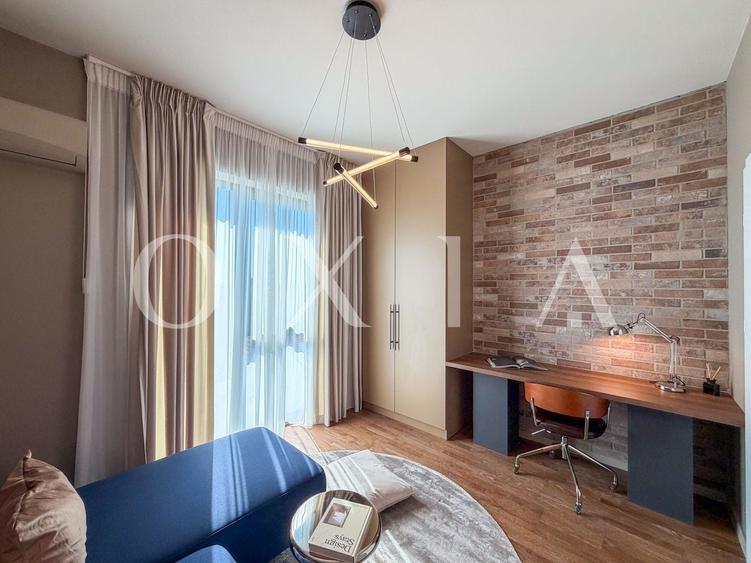 Apartament cu 3 camere semidecomandat, mobilat în Semicentral