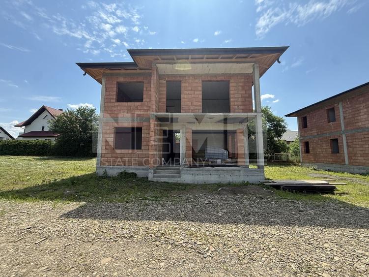 Casă individuală cu 4 camere cu Canalizare în Central