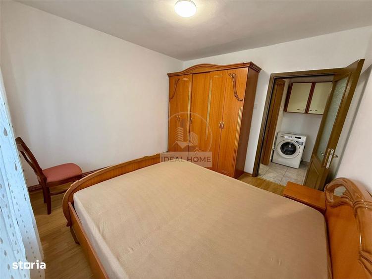 Apartament cu 3 camere semidecomandat în Podu Roș