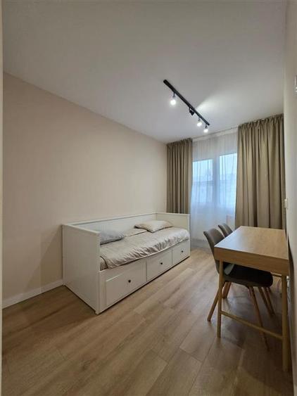 Apartament cu 3 camere decomandat în Podu Roș
