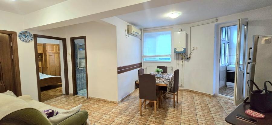 Apartament cu 4 camere decomandat, mobilat în City Park Mall