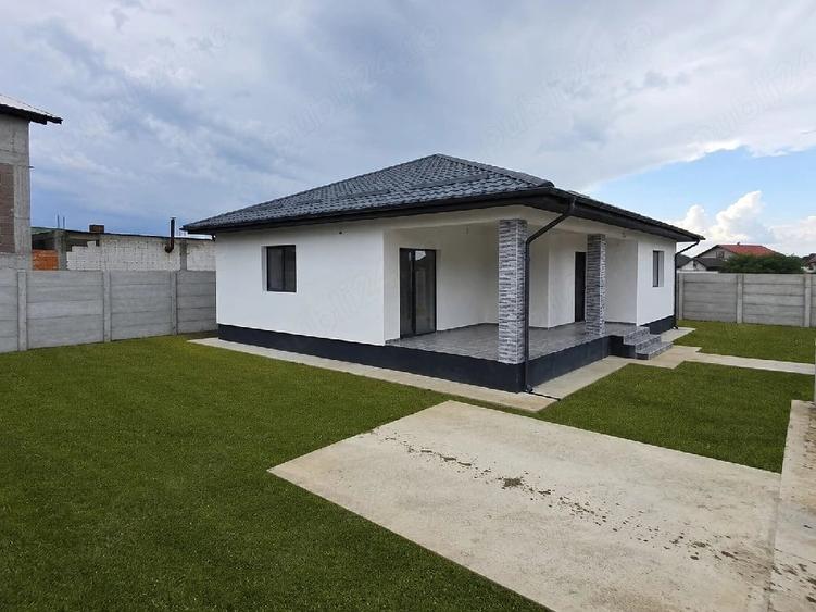 Casă cu 3 camere cu Teren 465 Mp în Domnești